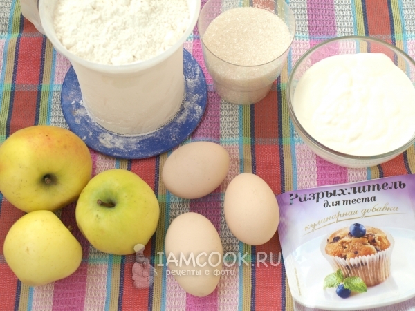 Ингредиенты для заливного пирога с яблоками
