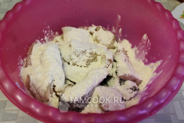 Всыпать муку