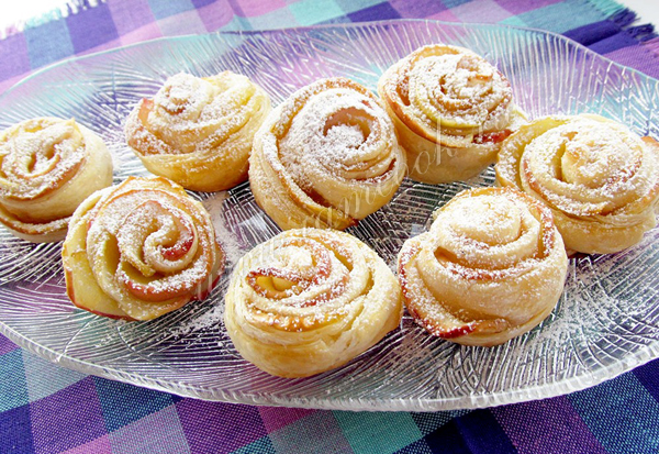 рецепт слоеных розочек с яблоками