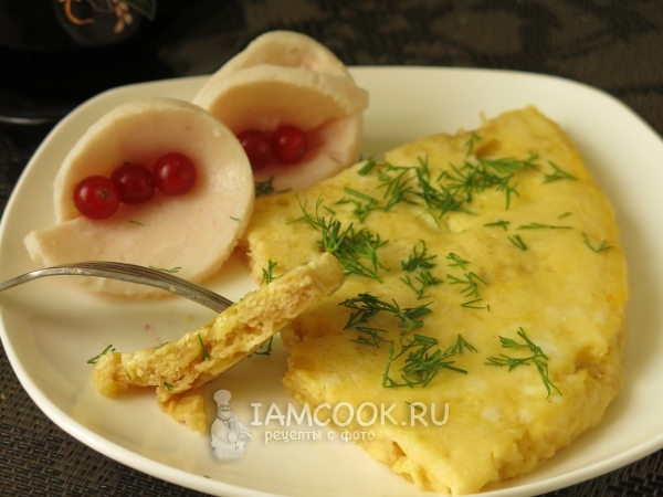 Омлет с вафельными коржами в микроволновке, рецепт с фото