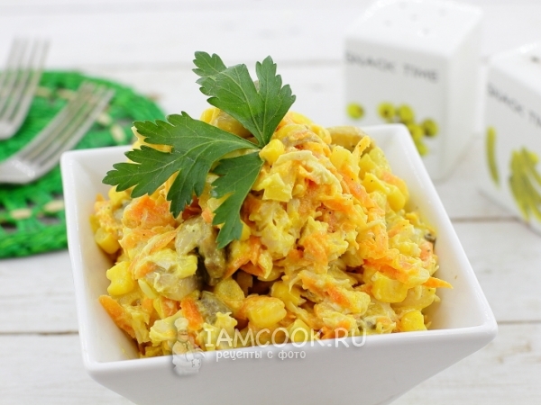 Салат с кукурузой и грибами, рецепт с фото