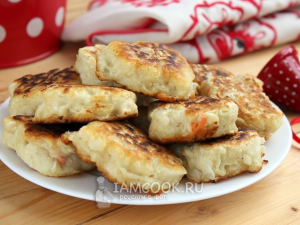Оладьи из квашеной капусты, рецепт с фото