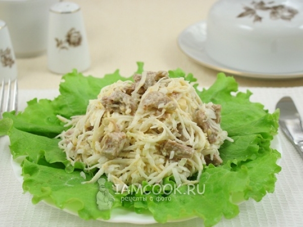 Салат с говядиной и маринованным сельдереем, рецепт с фото