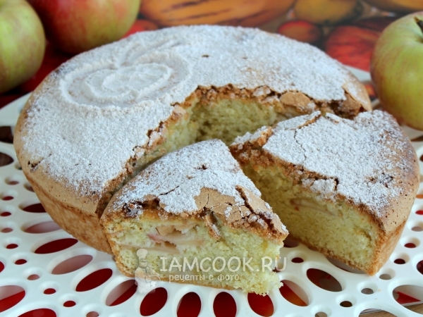 Шарлотка с кукурузной мукой, рецепт с фото