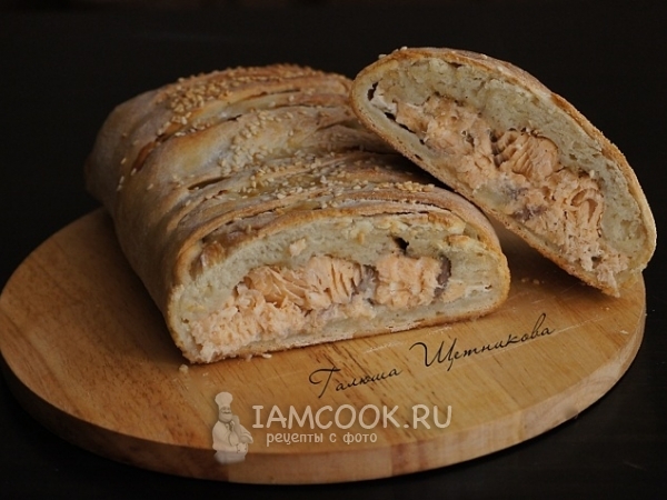 Рыбный пирог с форелью и зеленым сыром, рецепт с фото