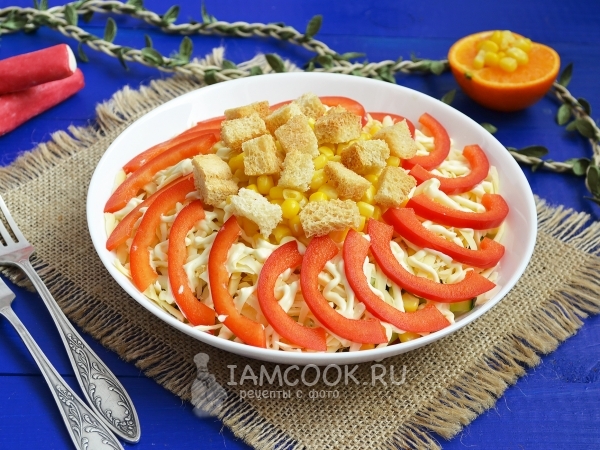 Салат c крабовыми палочками и болгарским перцем, рецепт с фото