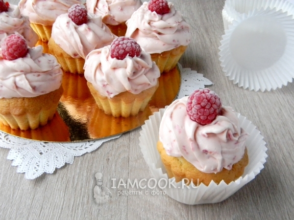 Капкейки с малиновым кремом, рецепт с фото