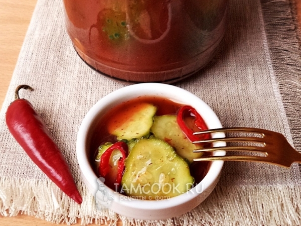 Огурцы с кетчупом и перцем чили, рецепт с фото