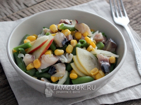 Салат из соленой скумбрии, рецепт с фото