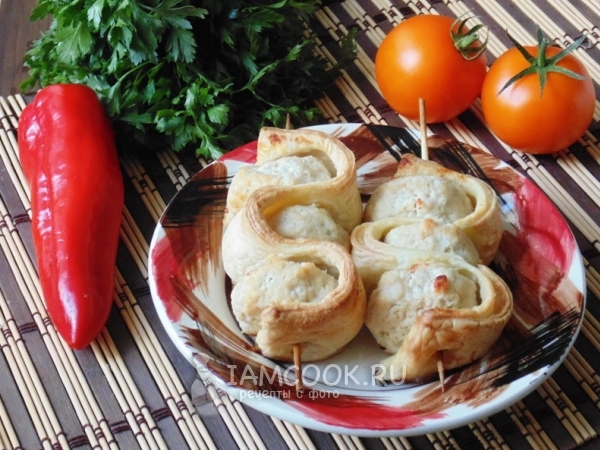 Тефтели со слоеным тестом на шпажках, рецепт с фото