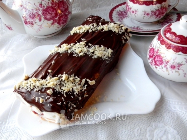 Бисквитный рулет с творожным кремом и джемом, рецепт с фото
