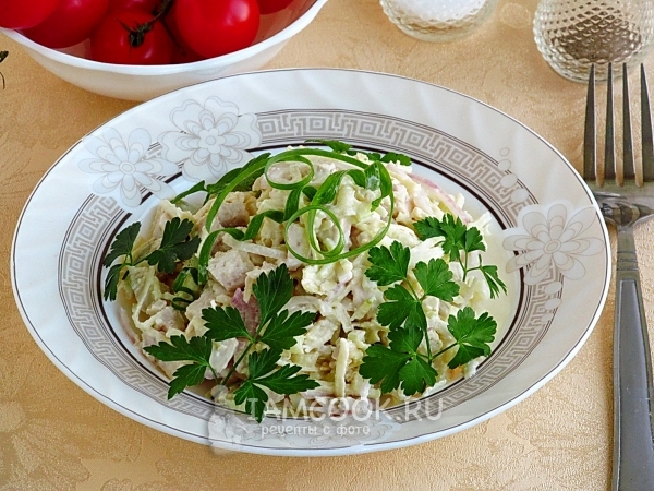 Салат из куриного филе с сельдереем и яблоками, рецепт с фото