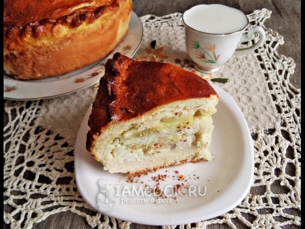 Пирог с рыбой из дрожжевого теста, рецепт с фото