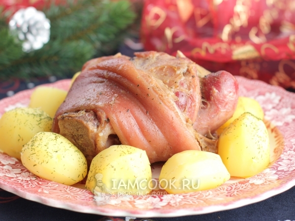 Свиная рулька, запеченная в духовке, рецепт с фото