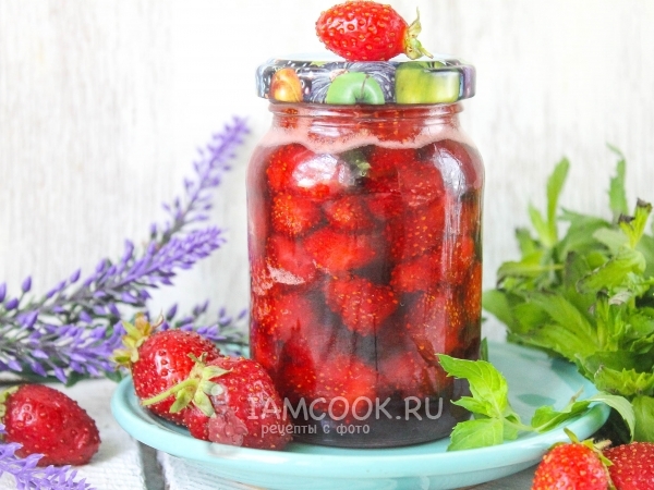 Клубника в собственном соку на зиму, рецепт с фото