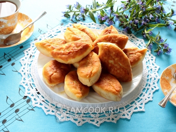 Пирожки с клубникой, рецепт с фото