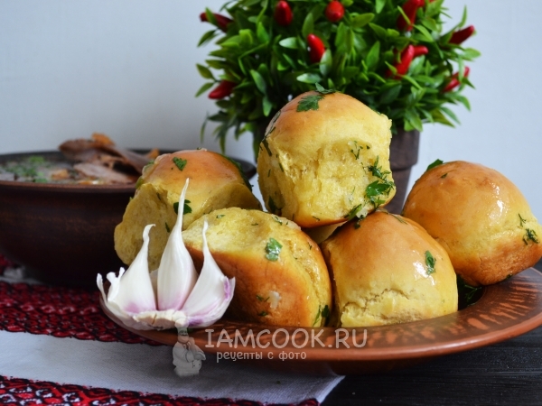 Пампушки с чесноком к борщу, рецепт с фото