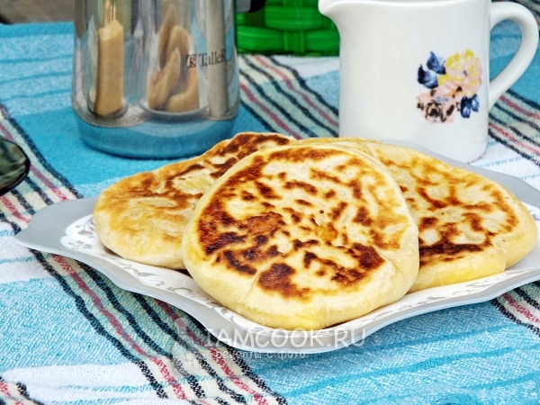 Сырные лепёшки на кефире на сковороде , рецепт с фото