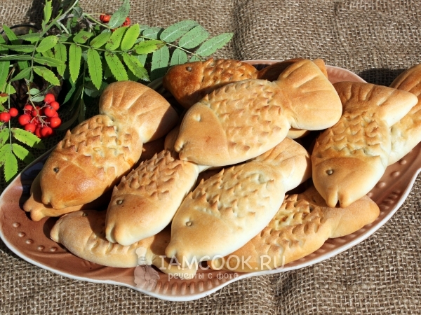 Пирожки с рыбой, рецепт с фото