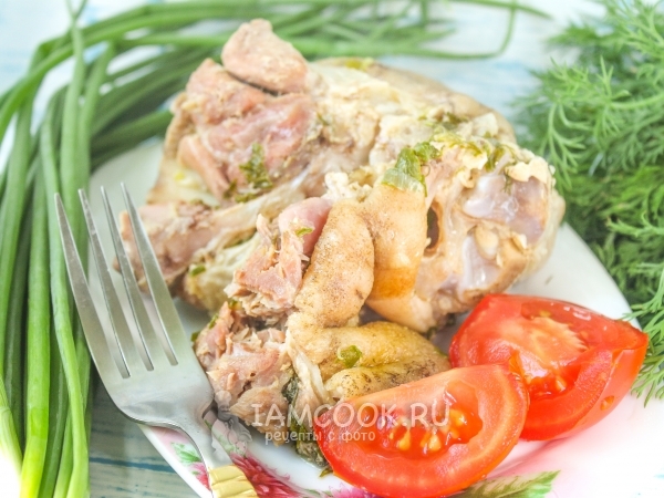 Вареная рулька в пряных травах, рецепт с фото