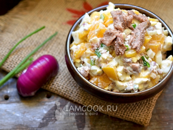 Салат с печенью трески и персиком, рецепт с фото