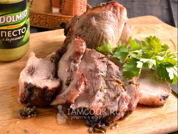 Свинина, запеченная с вишневым джемом и вином, рецепт с фото