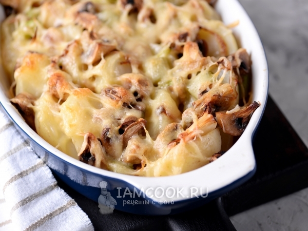 Картошка с грибами и сыром в духовке, рецепт с фото