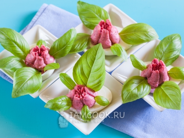 Яйца, фаршированные сельдью, рецепт с фото