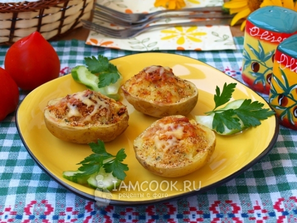 Запечённый картофель, фаршированный сыром, рецепт с фото