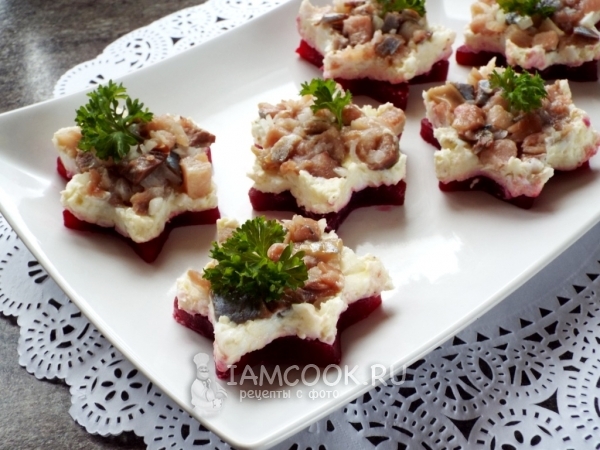 Закуска из сельди со свеклой и яйцом, рецепт с фото