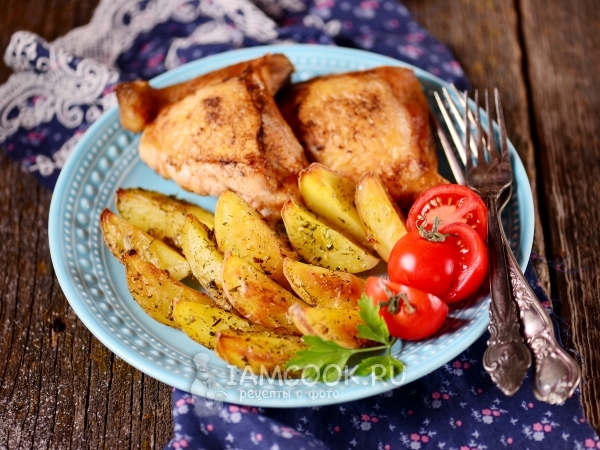 Курица с молодой картошкой в духовке, рецепт с фото