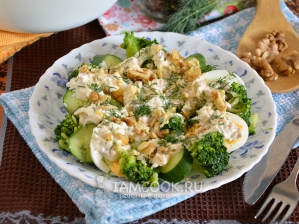 Салат из брокколи, рецепт с фото