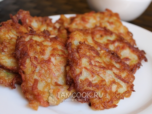 Кабачковые оладьи с колбасой, рецепт с фото