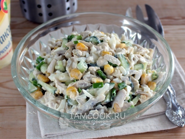 Салат с кальмаром и курицей, рецепт с фото