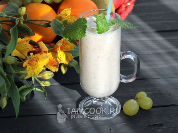 Коктейль из шампанского с клубникой, рецепт с фото