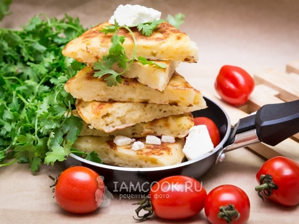 Быстрые хачапури с сыром на сковороде, рецепт с фото