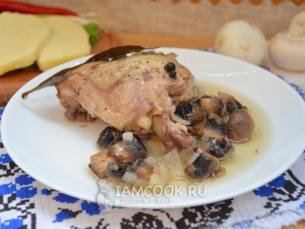 Курица с шампиньонами в мультиварке, рецепт с фото