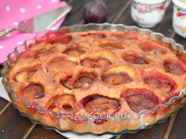 Простой сливовый пирог на сливочном масле, рецепт с фото