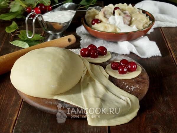 Заварное тесто для вареников с вишней, рецепт с фото