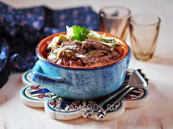 Салат с сердцем и солеными огурцами, рецепт с фото