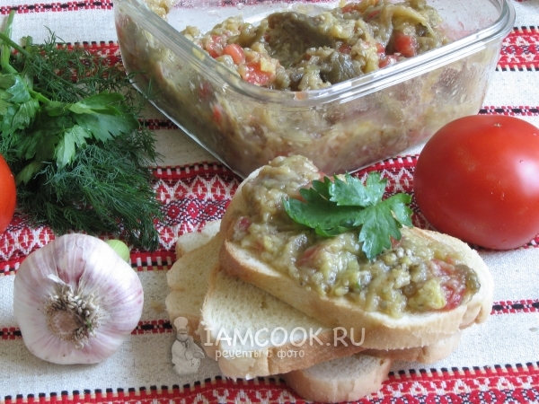 Баклажанная икра со свежими помидорами и чесноком, рецепт с фото