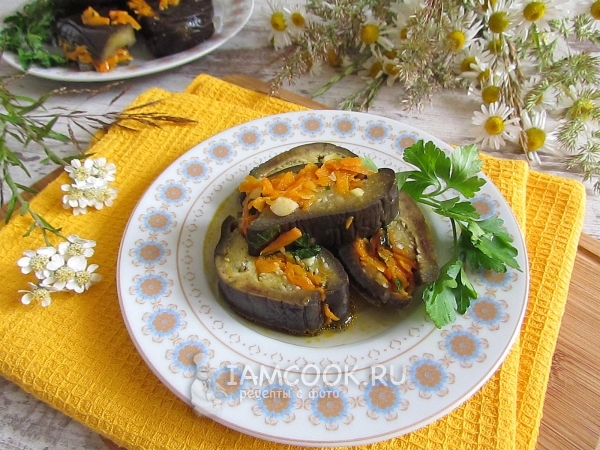 Маринованные баклажаны с морковью и зеленью, рецепт с фото