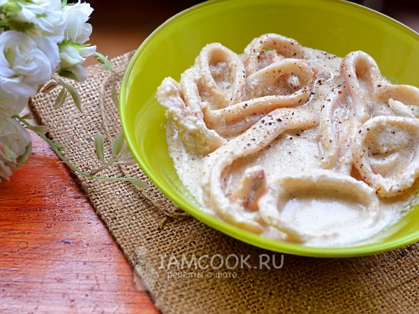 Кальмары в сметанном соусе, рецепт с фото