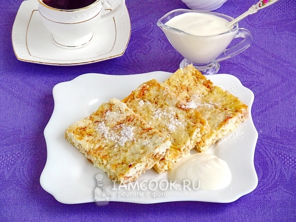 Творожная запеканка с яблоками и изюмом, рецепт с фото