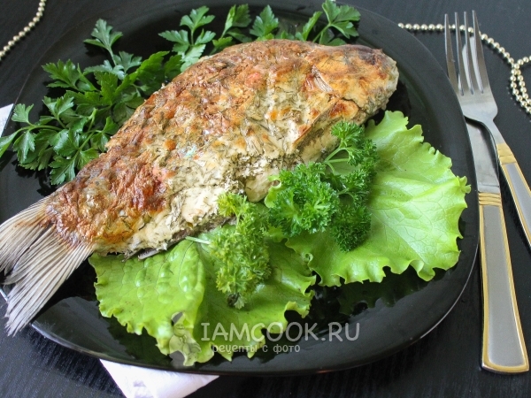 Карась в сметане в духовке, рецепт с фото