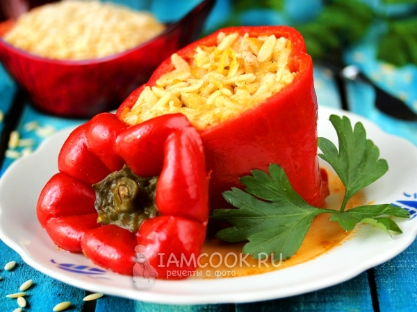 Перец, фаршированный свининой и пастой орзо, рецепт с фото