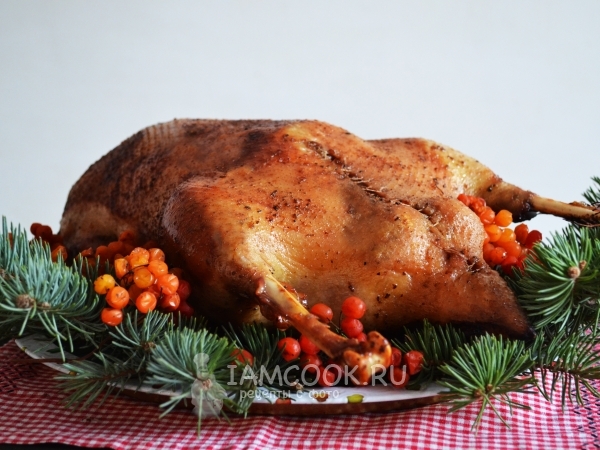 Гусь в рукаве в духовке, рецепт с фото