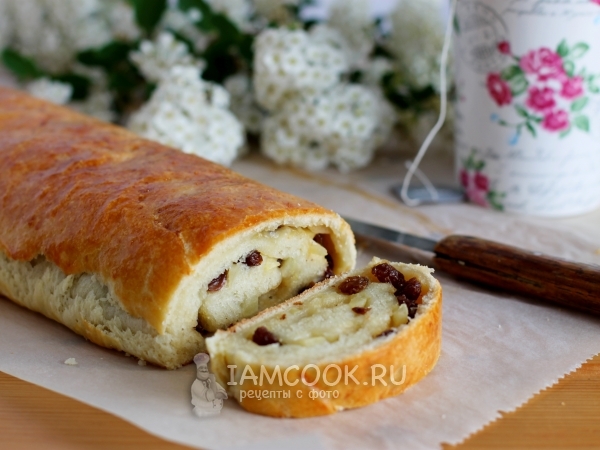 Рулет с изюмом из кислого дрожжевого теста, рецепт с фото
