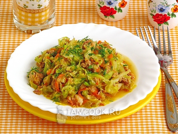 Капуста тушеная с тушенкой, рецепт с фото