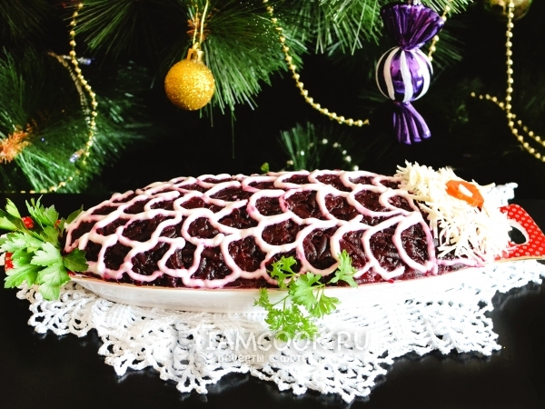 Салат «Шпроты под шубой», рецепт с фото